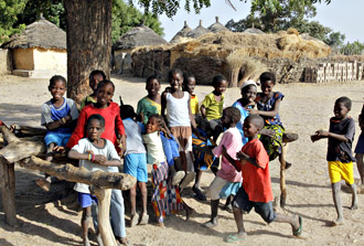 Even buiten spelen - foto: Friedrich Stark